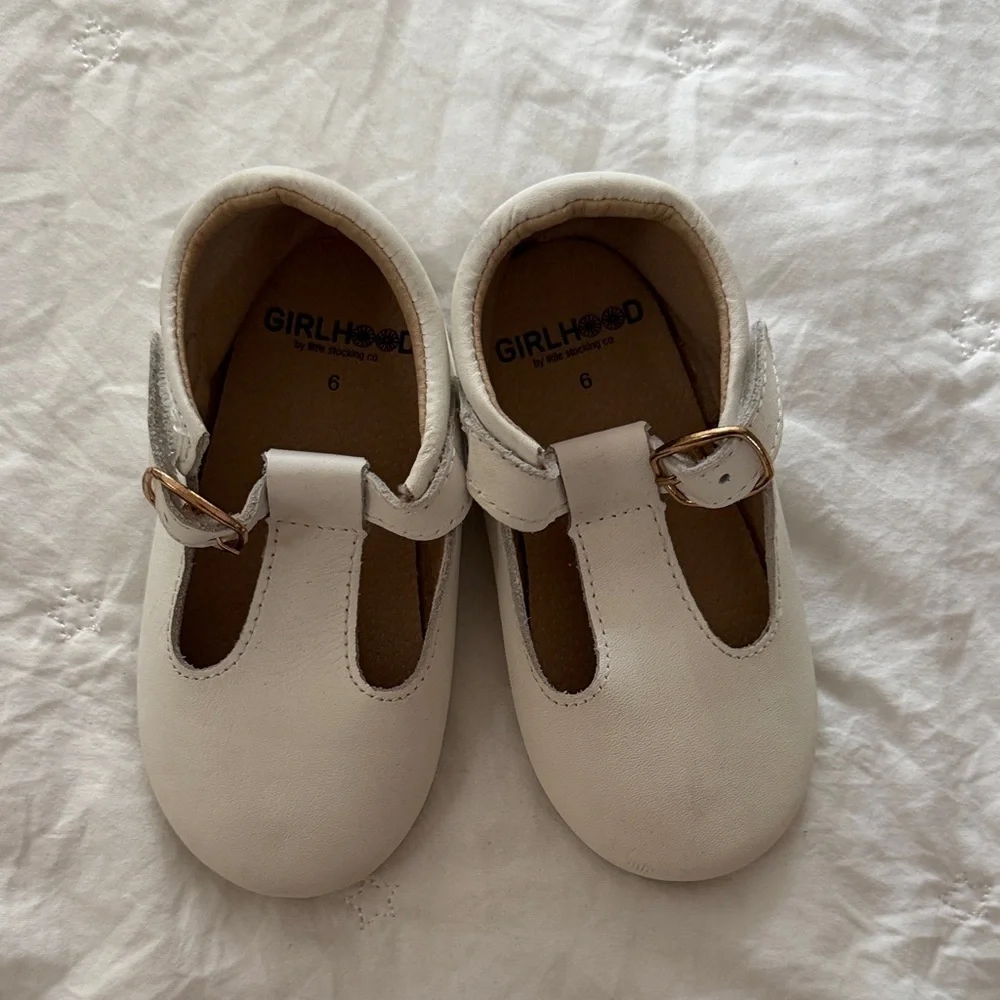 Girlhood White Kids Dress Shoes size 6
